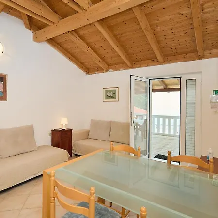 Amazing In With Wifi Apartment Saplunara